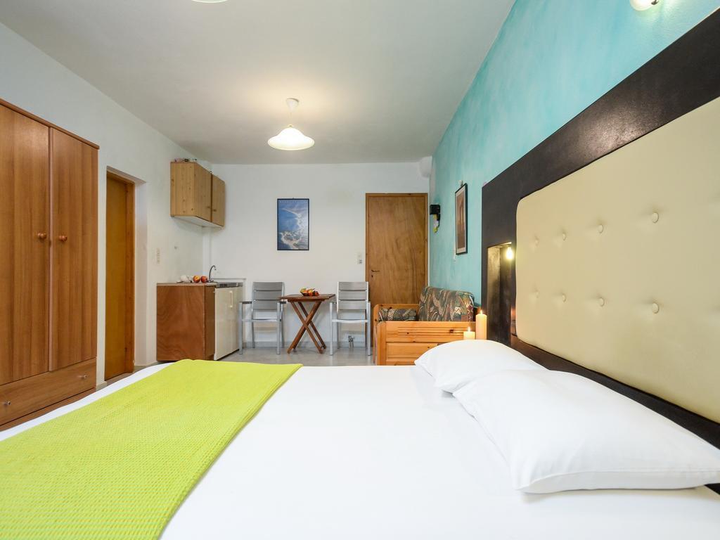 Sofia Studios Agia Anna  Exteriör bild